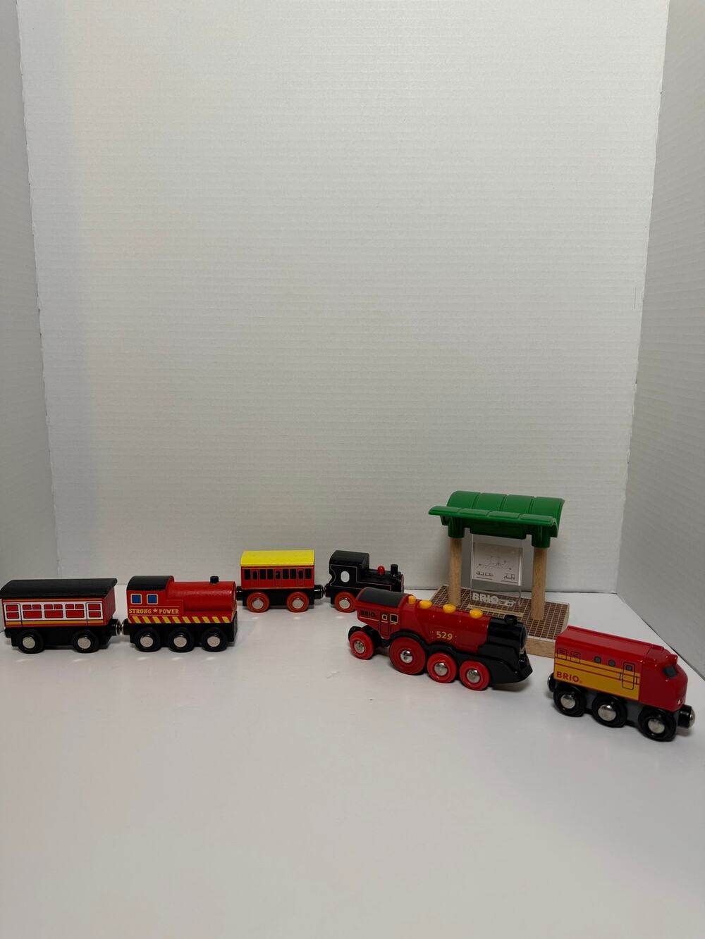 Brio trains/ wooden trains and accessories lot of 7 EUC